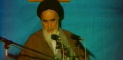 فقط مدرّس ایستاد و جلوی او را گرفت