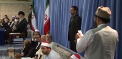 شعر خوانی شاعر پاکستانی درباره امام خمینی(ره) در محضر آیت الله خامنه‌ای